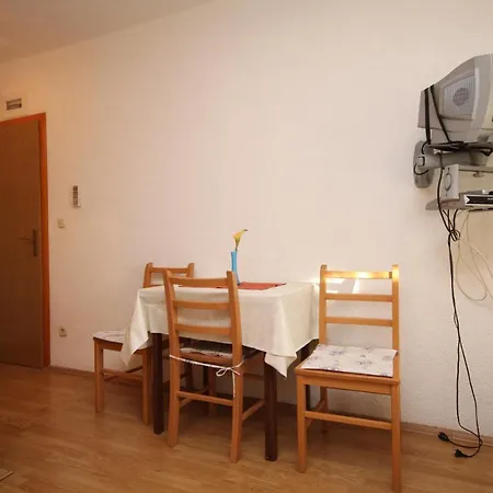 Apartment By The Sea Kastel Kambelovac, - 8627