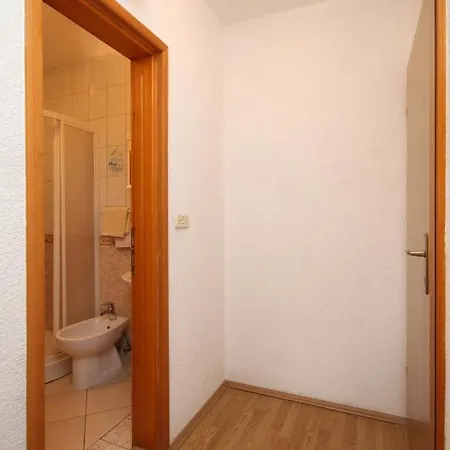 Apartment By The Sea Kastel Kambelovac, - 8627