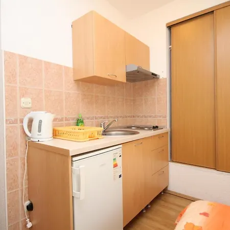 Apartment By The Sea Kastel Kambelovac, - 8627 Kastela