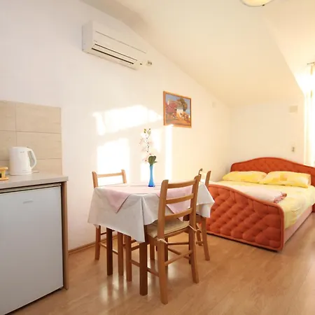 By The Sea Kastel Kambelovac, - 8627 Apartment Kastela
