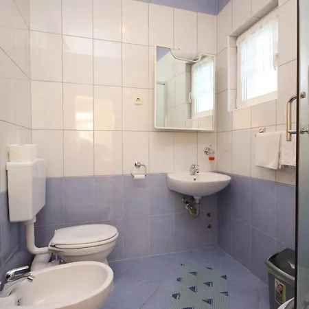 Apartment By The Sea Kastel Kambelovac, - 8627