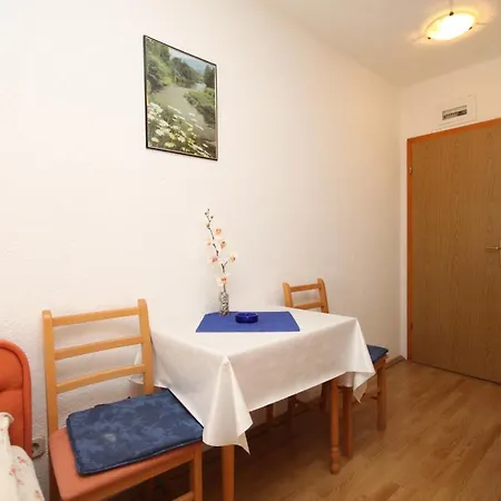 By The Sea Kastel Kambelovac, - 8627 アパート *
