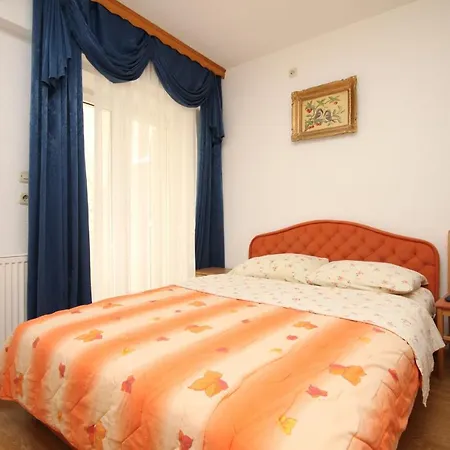 アパート By The Sea Kastel Kambelovac, - 8627 *